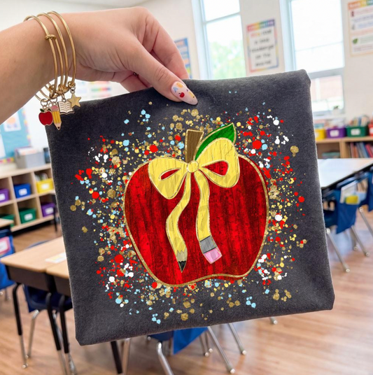 🍎 Apple Paint Splatter